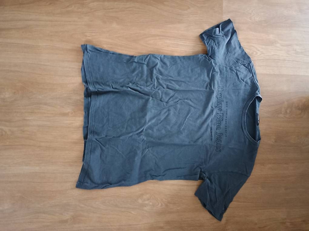 T-Shirts: 4 Marken T-Shirts Grösse L – Gebraucht aus Huttwil von Userabcde 4