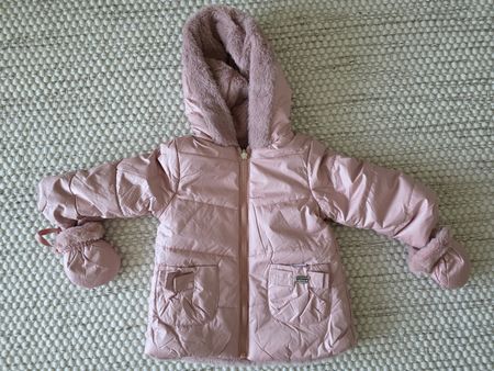 Neue Baby-Winterjacke. Size 6-12 Monate.