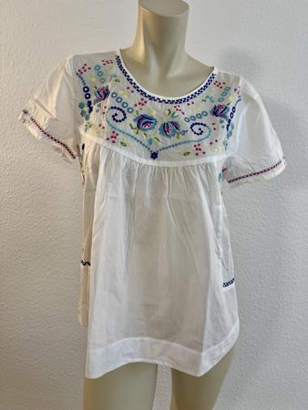 🌼 Luftige Sommerbluse von Just White – Gr. 36 (S) Bestickt