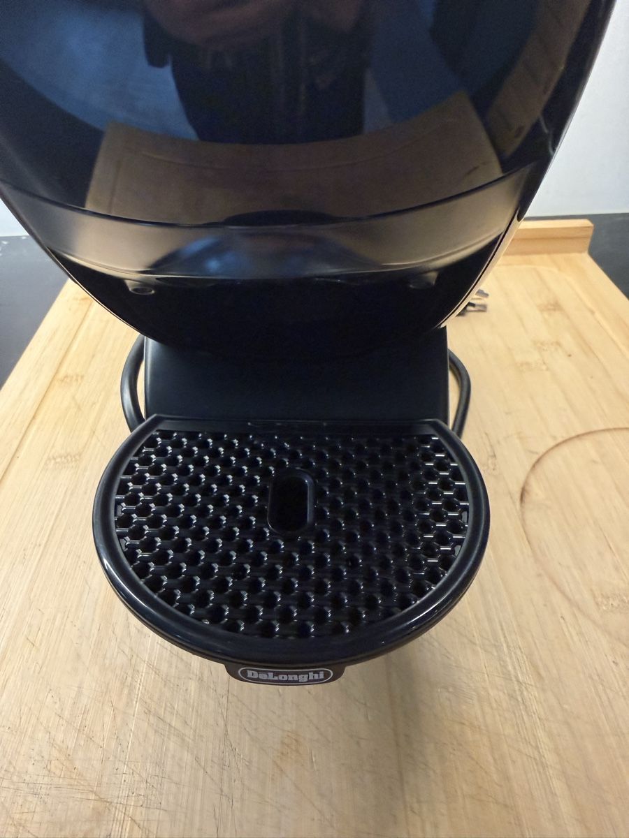 De'Longhi Kaffeemaschinen & Espressomaschinen: Machine Dolce Gusto Delonghi – Neu (gemäss Beschreibung) aus Lausanne von Doudoutze 4
