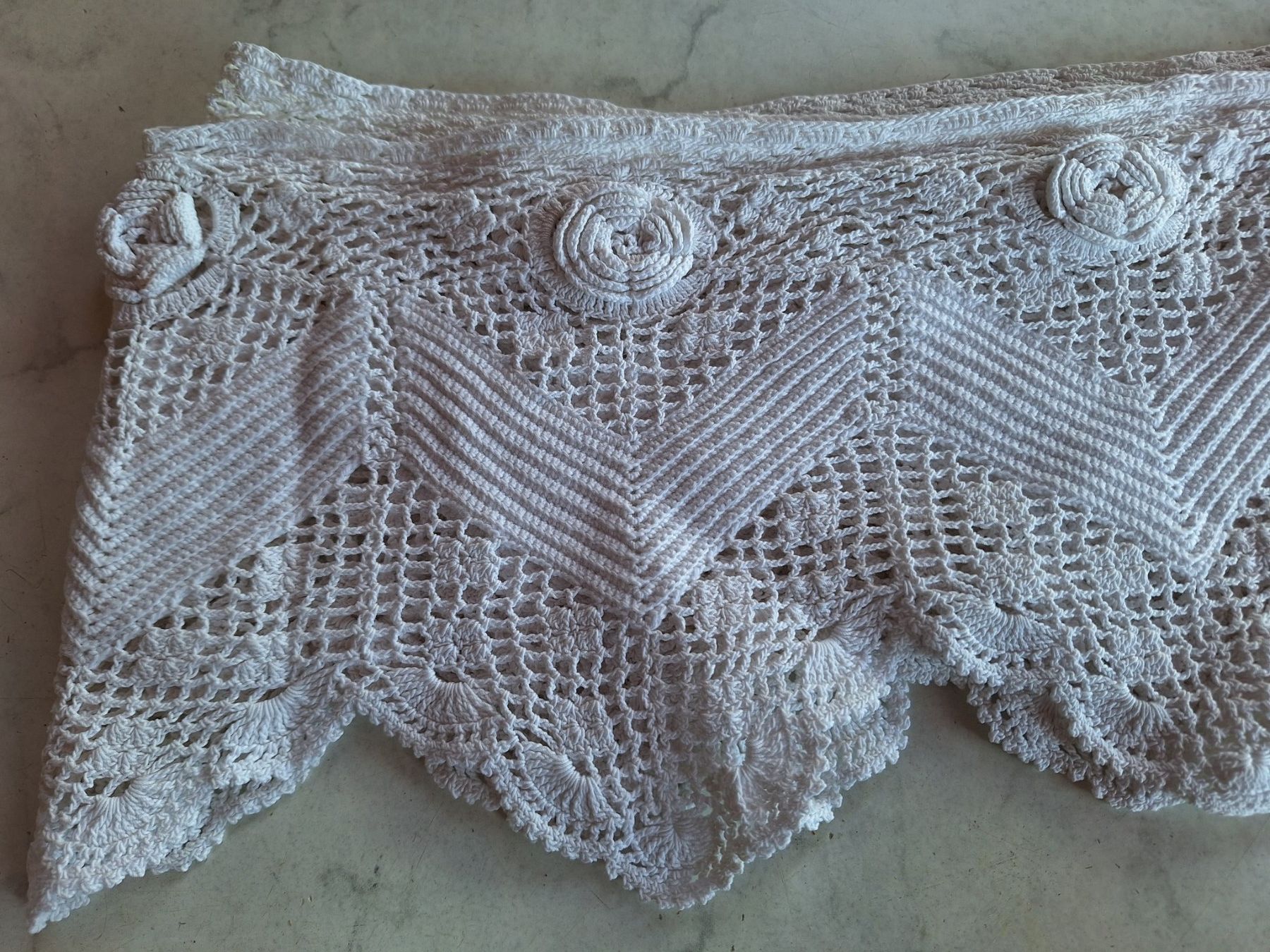 Tessuti: SPITZENBAND 160 X 18 CM – Usato da Huttwil venduto da Kunterbuntli