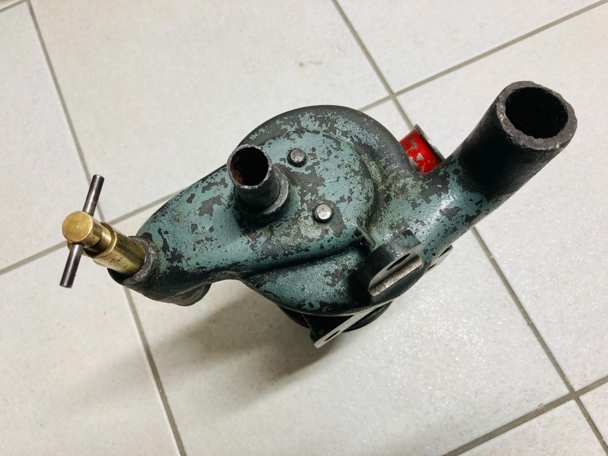 Tutti pezzi di ricambio auto: Wasserpumpe für Oldtimer – Usato da Kaiseraugst venduto da wombat51 7