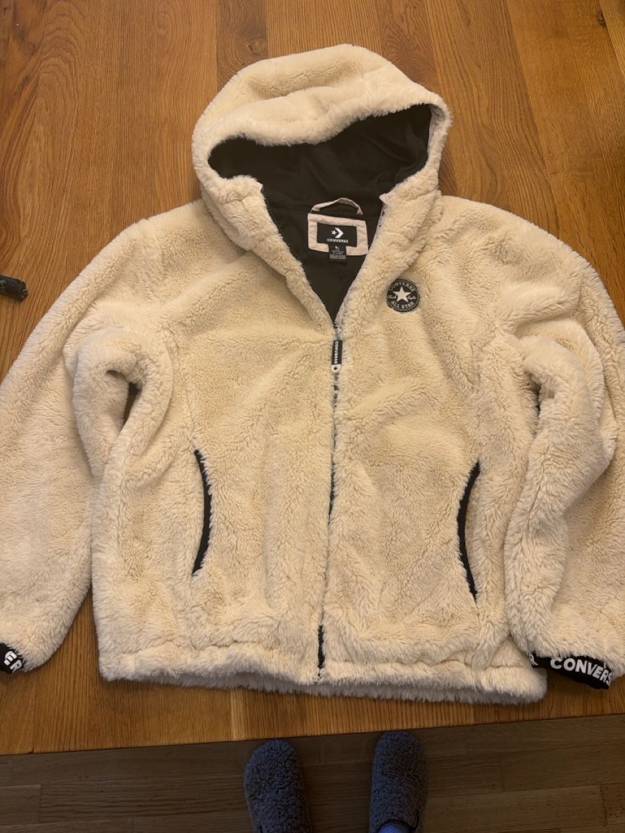 Converse Jacken & Mäntel: Kapuzenjacke fake four – Gebraucht aus Davos Platz von anr_y7w2