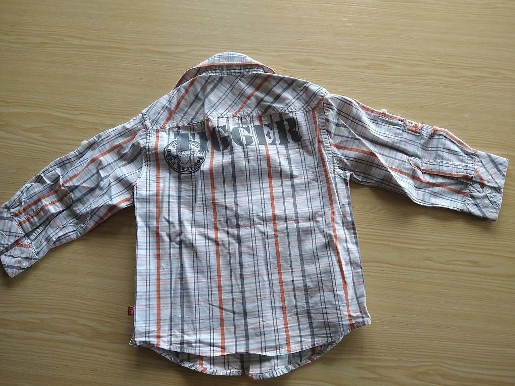 Chemises, T-shirts & Polos: Hemd gr.98 – D'occasion à Ebnat-Kappel par Schneehas20 2