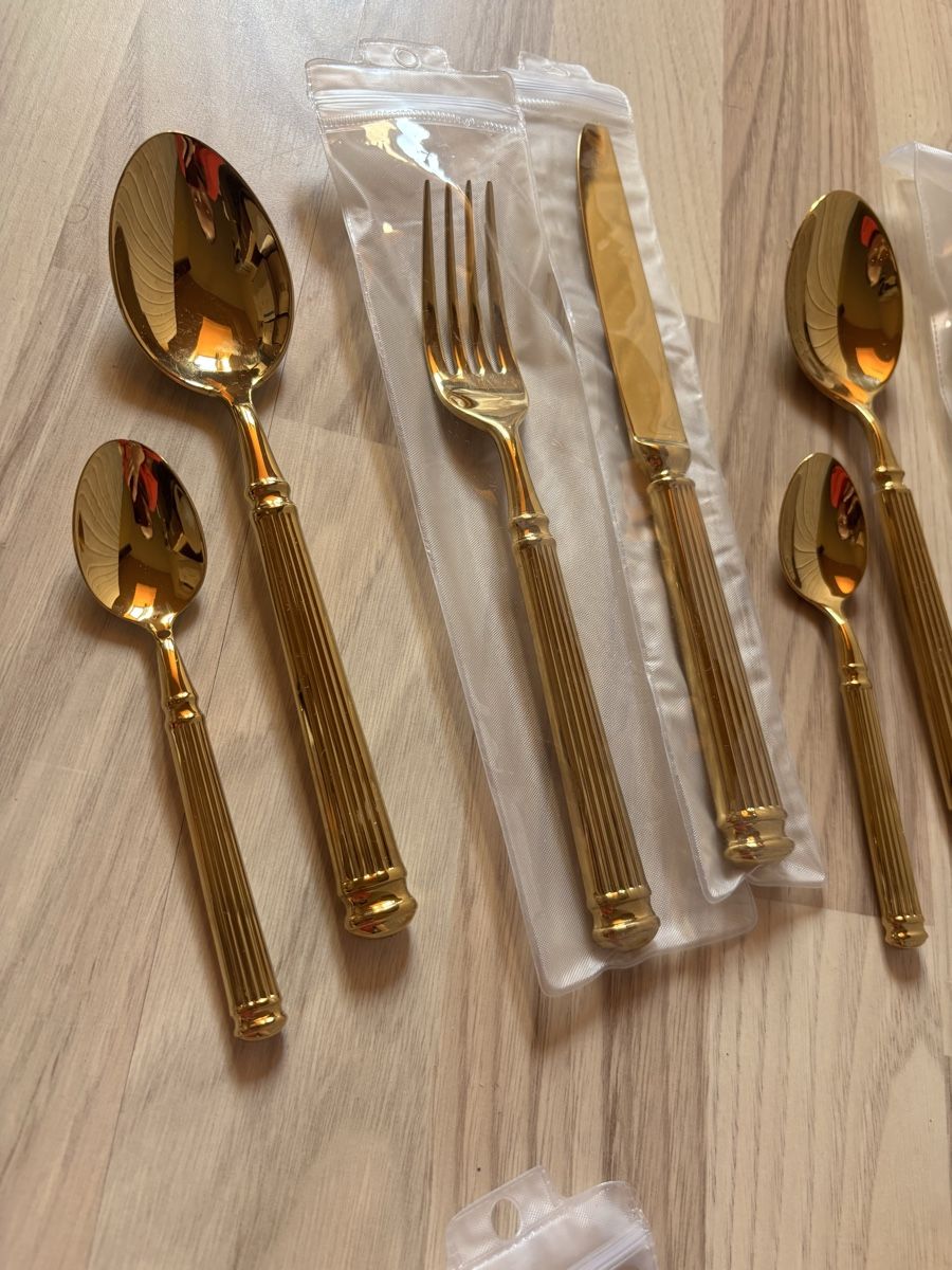 Set di posate: Service de couverts dorés – Nuovo e nell'imballaggio originale da St-Légier- La Chiésaz venduto da anh_9289 2