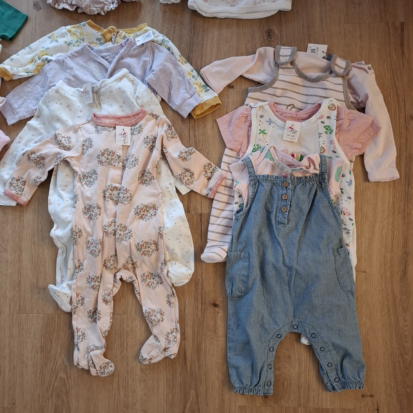 Lotti & Set di vestiti: Baby Kleidung Set Mädchen Grösse 62 – Usato da Bülach venduto da JAYA379 1