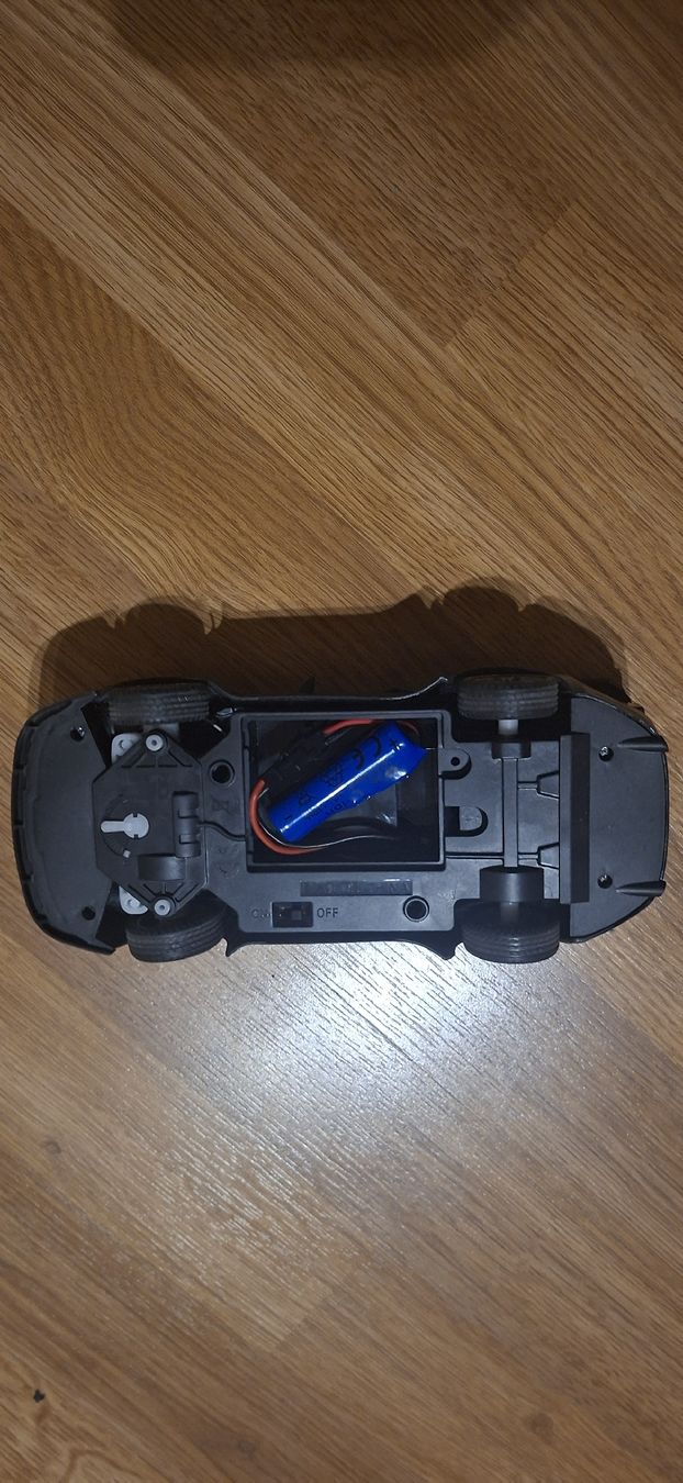 Modellismo RC: RC Drift Racing Auto 1:24 mit LED, 4WD – Usato da Ricken SG venduto da Oesti.ha 4
