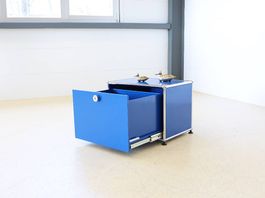 USM Haller Würfel, Beistelltisch oder Nachttisch, Enzianblau