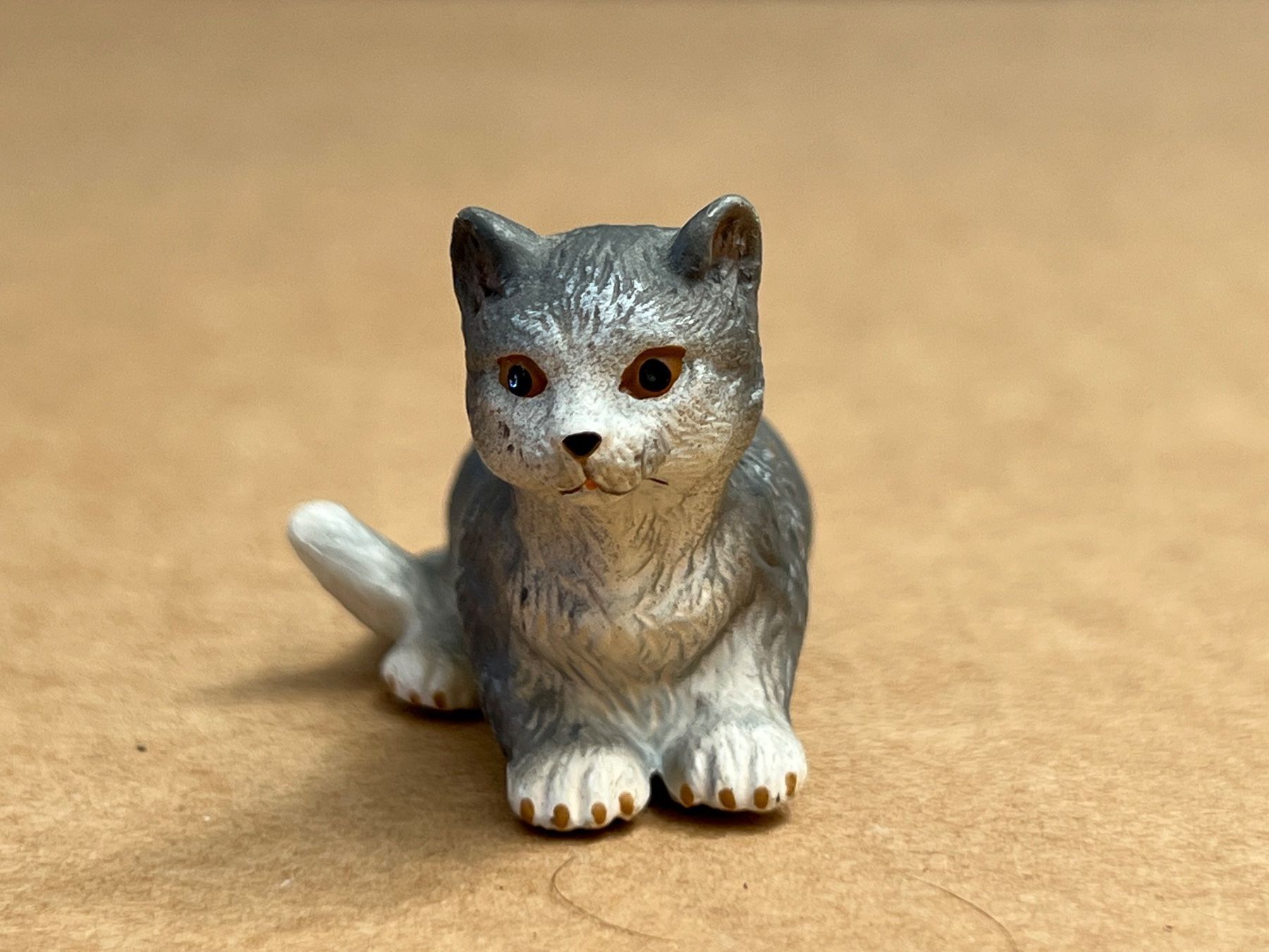 Schleich Statuette: Schleich Katze grau, liegend, 2004 – Usato da Ennetbaden venduto da mapa05 1
