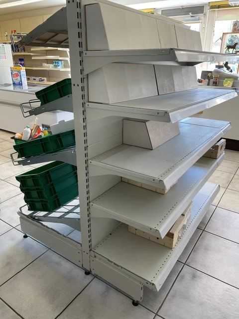 Scaffali: Etagère métallique – Usato da Saignelégier venduto da COX07