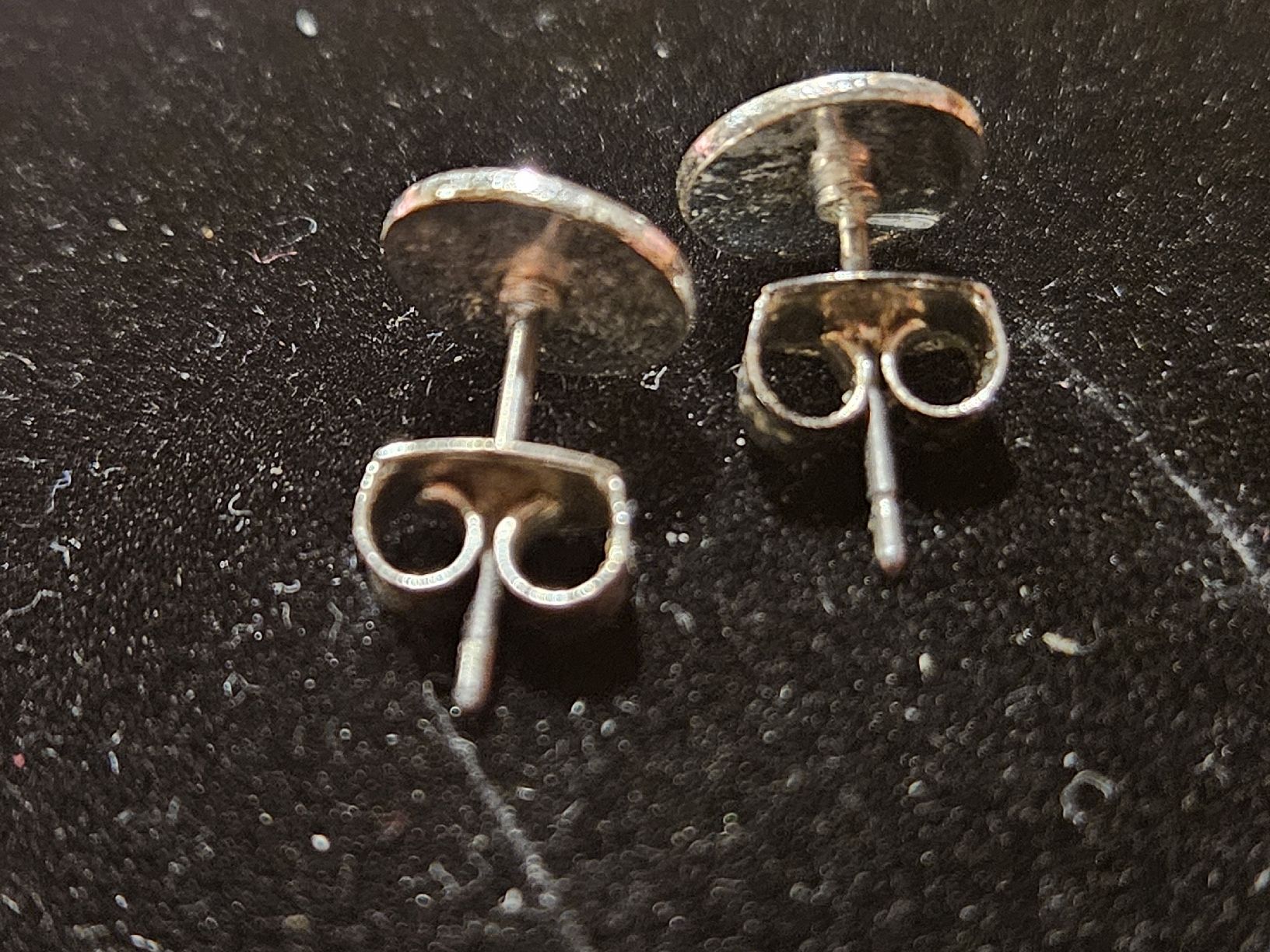 Ohrringe & -stecker: Ohrstecker rund silberfarben gebraucht – Gebraucht aus Wettingen von Sk8ertomda 2