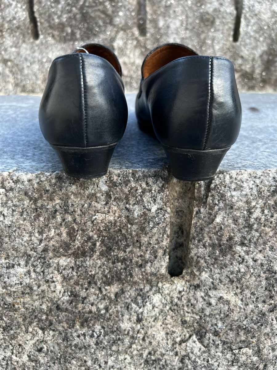 Scarpe da donna: Damen Loafer dunkelblau Gr. 39 – Usato da Betschwanden venduto da Dognose 3