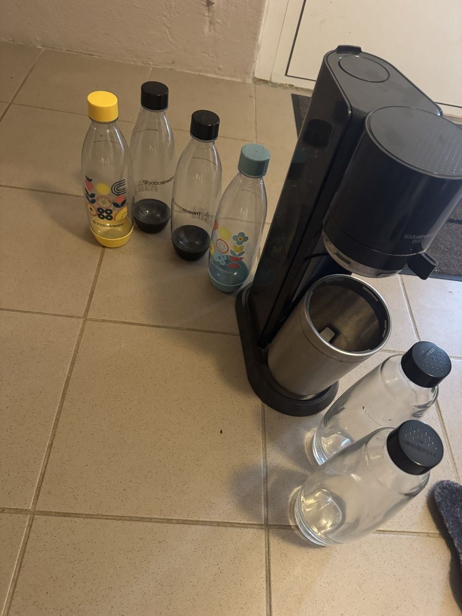 Sodastream Küchengeräte: Sodastream Sprudler mit 6 Flaschen – Gebraucht aus Hägendorf von laumatt