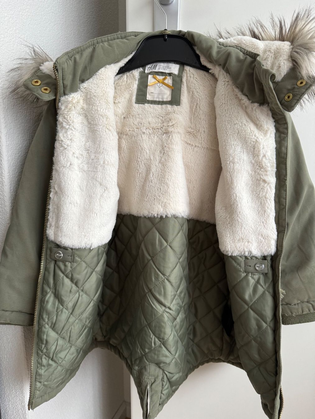 H&M Giacche & Cappotti: Winterjacke von H&M, Grösse 116 – Usato da Bachenbülach venduto da Elcomaster 1