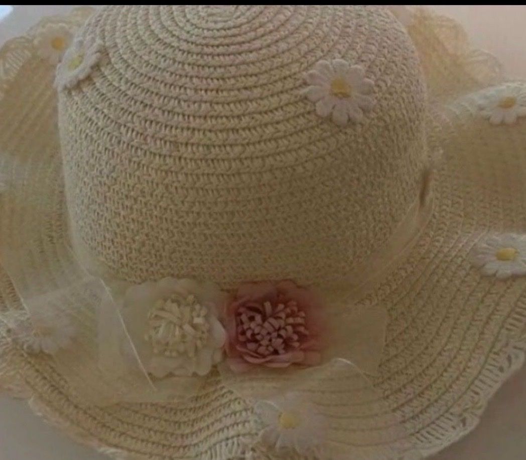 Altro abbigliamento per bambina: Stroh Hut Sommerhut mit Blumen, Gr. 52 – Nuovo (secondo la descrizione) da Freidorf TG venduto da nad_fxh7