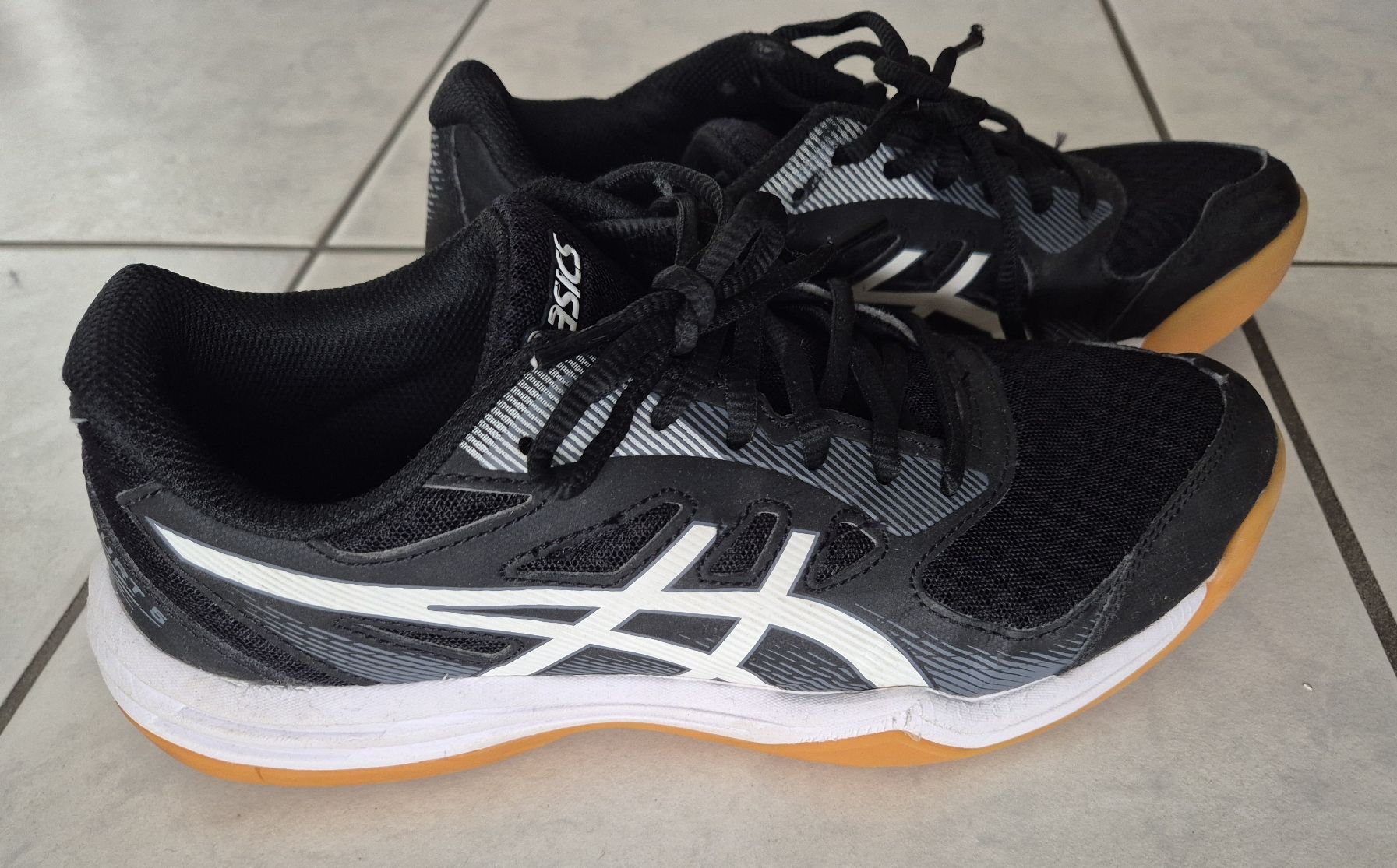 Asics Scarpe da uomo: Hallenschuhe, Asics, Gr. 40 – Usato da Belp venduto da nibeas 2