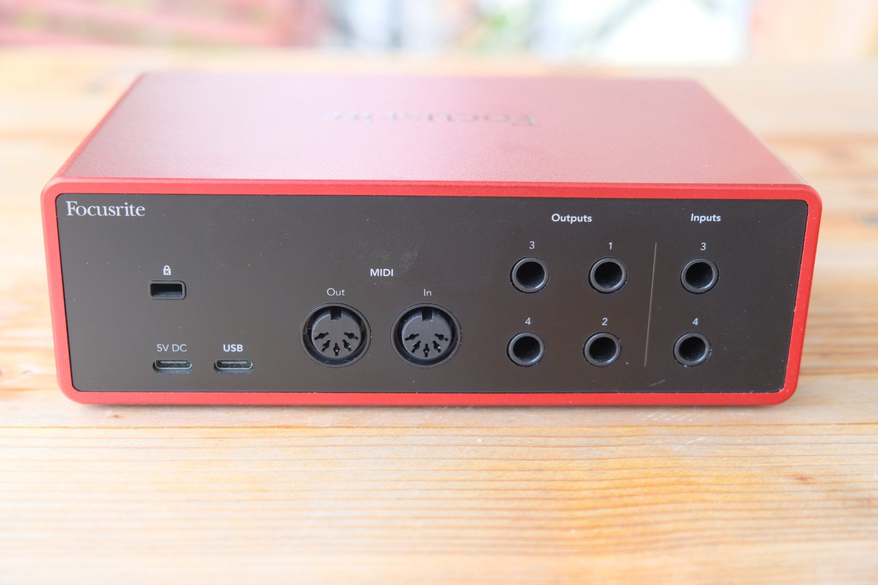 Focusrite Attrezzatura per studi di registrazione: Focusrite Scarlett 4i4 (4th Gen) Audio-Interface – Usato da St. Gallen venduto da Daperuz 2