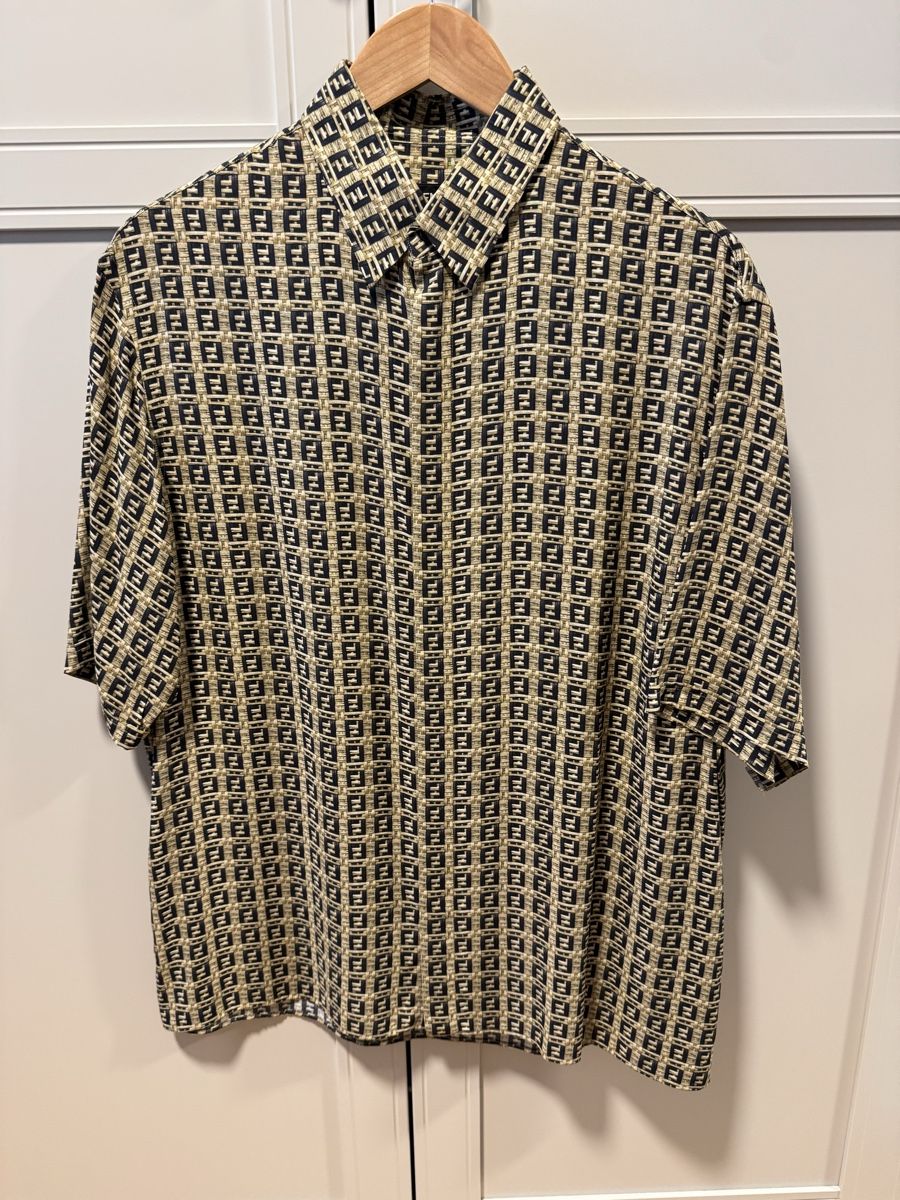 Fendi Lotti di vestiti: Original FENDI Monogram Hemd & Shorts – Nuovo (secondo la descrizione) da Reinach BL venduto da Nushka89 1