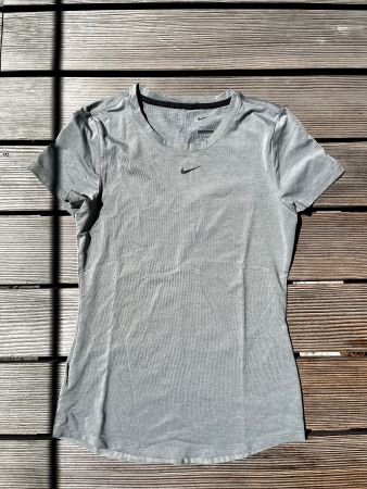 Damen Nike Sportshirt grün-grau Gr. XS guter Zustand