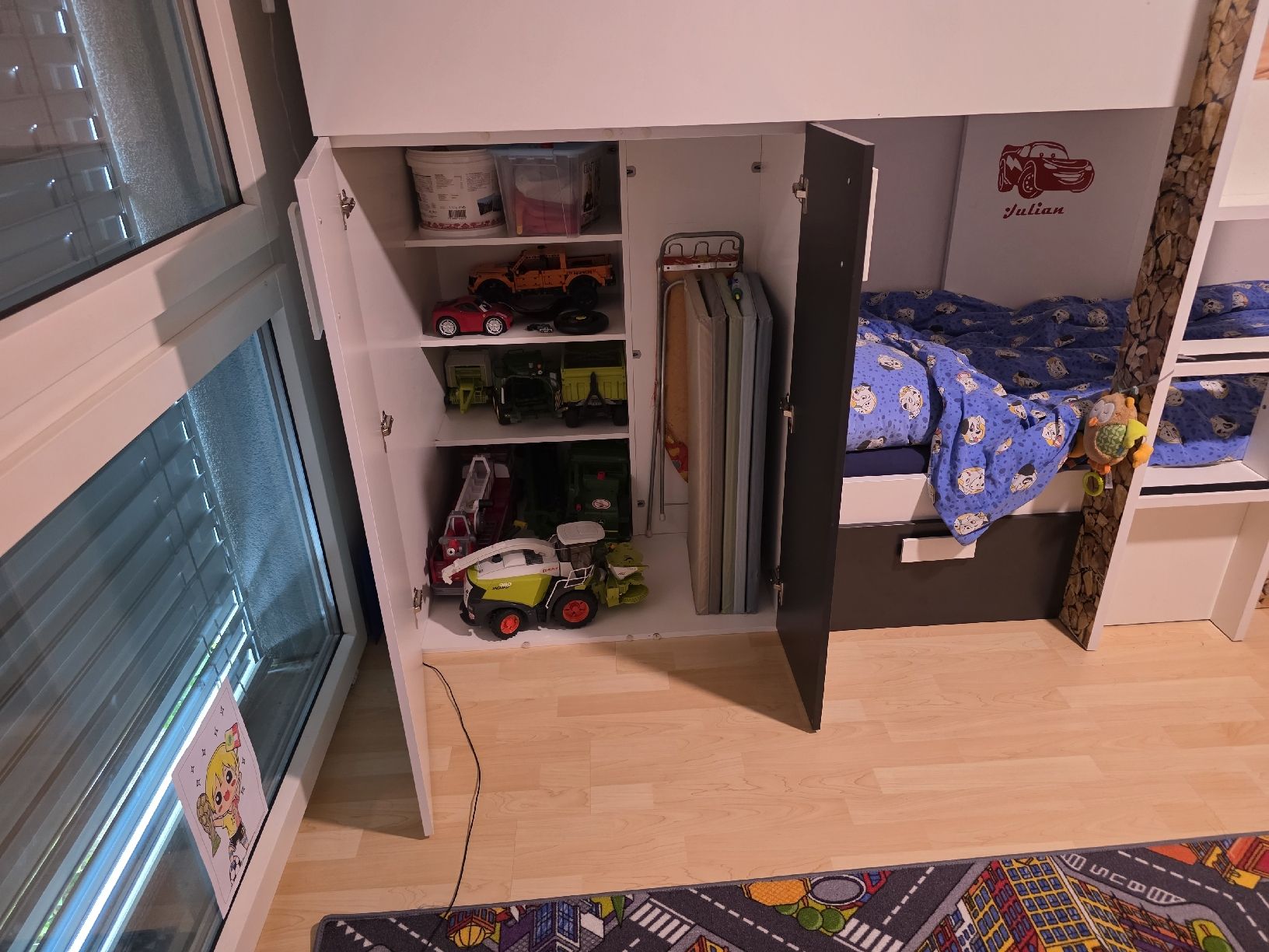 Letti: Etagenbett Kinder mit Schrank – Usato da Hildisrieden venduto da Stromer-bueb 4