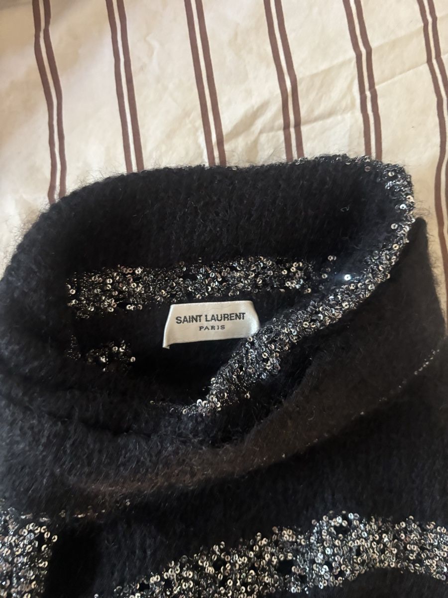 Saint Laurent Pullover & Sweatshirts: Pullover Saint Laurent schwarz mit Pailletten – Gebraucht aus Zürich von Summy97 1