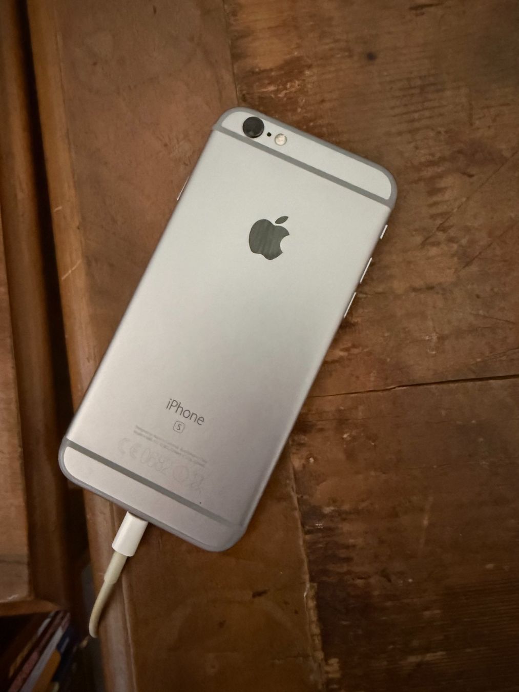 Apple Portables: iPhone 6S 16GB – D'occasion à Ettingen par PunBoo781 2