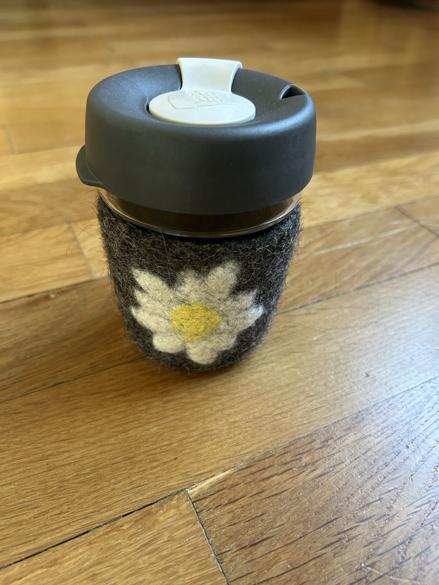 Tazze: KeepCup Thermobecher mit Wollfilz Bärli & Schwändli – Nuovo (secondo la descrizione) da Olten venduto da patricialesandra