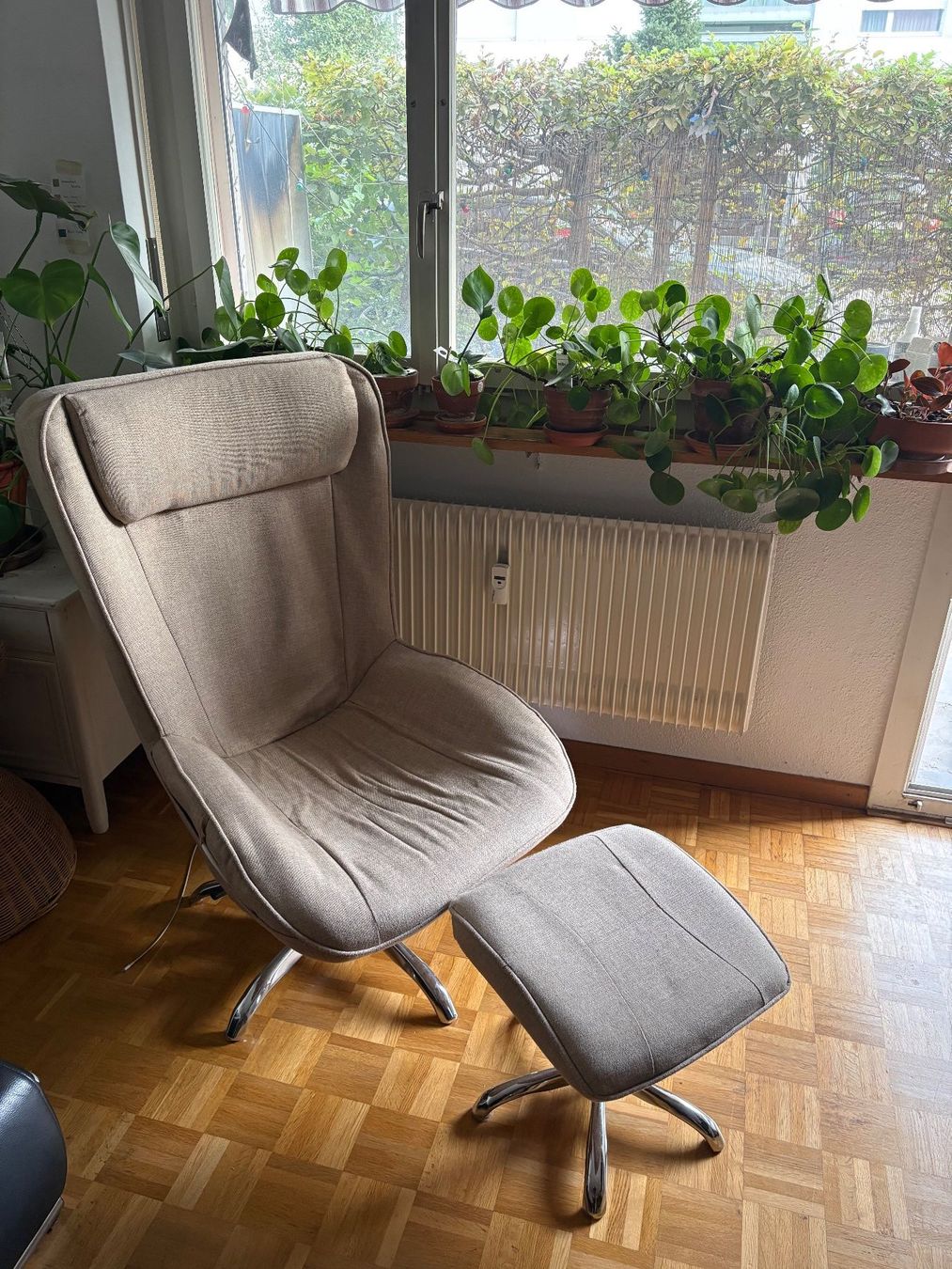 Poltrone: Moderner heizender Sessel mit Metallfüssen – Usato da Bern venduto da ann_5m92