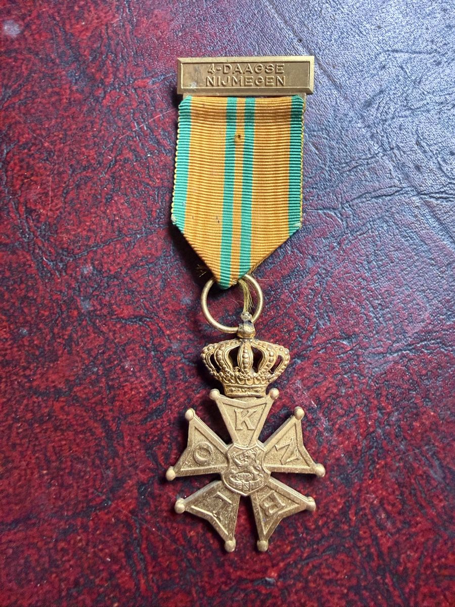 Médailles: Médaille de Marche Nimègue – D'occasion à Fribourg par Ardoffel