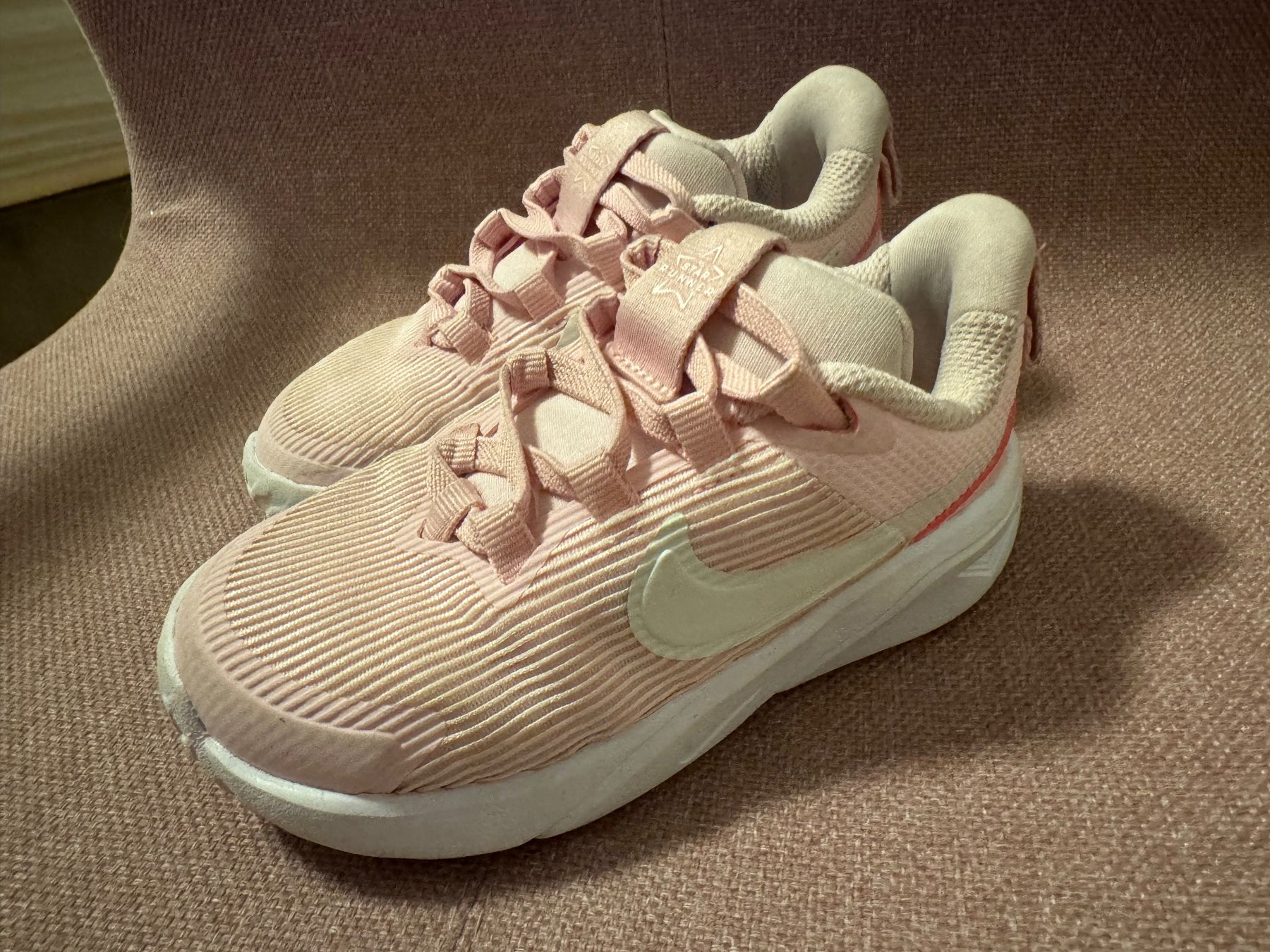Nike Scarpe per ragazze: Nike Turnschuhe Gr. 25 rosa – Usato da Emmen venduto da mir14