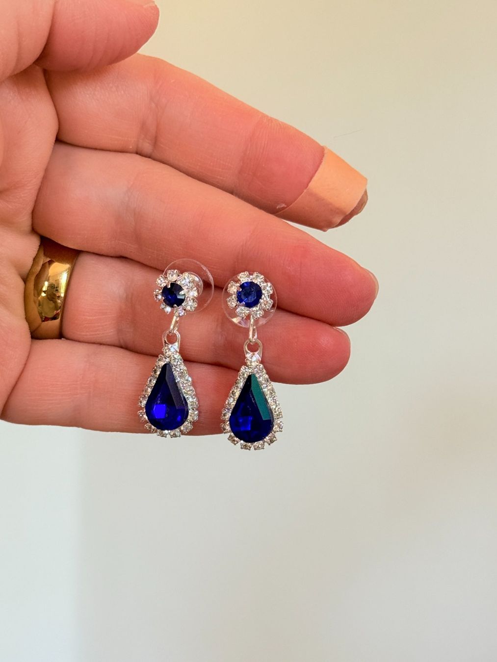 Altri gioielli: LOT Collier élégant avec pendentif bleu – Nuovo e nell'imballaggio originale da Genève venduto da AGBERG 7