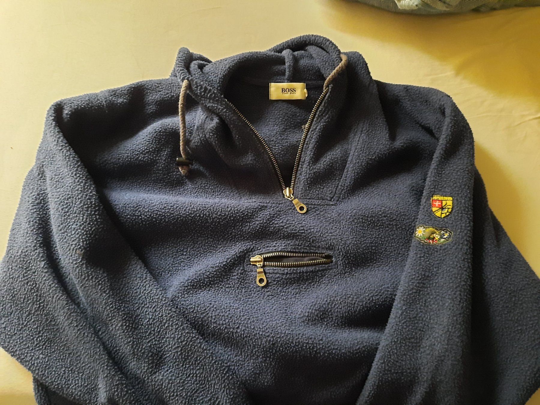 Hugo Boss Maglioni & Felpe: Pullover by HUGO BOSS Grosse: M – Usato da Stäfa venduto da a9uzel 1