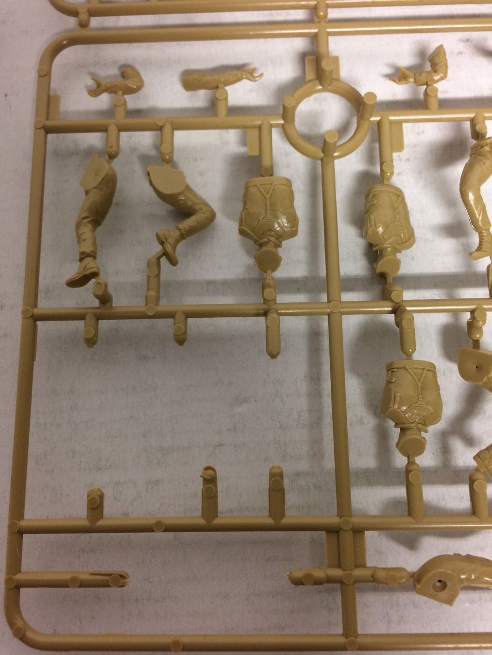 Statuette: not complete PLASTIC MINIATURES US DESERT SCHEME Tamiya – Difettoso da Vezia venduto da Aquarius_Age 3