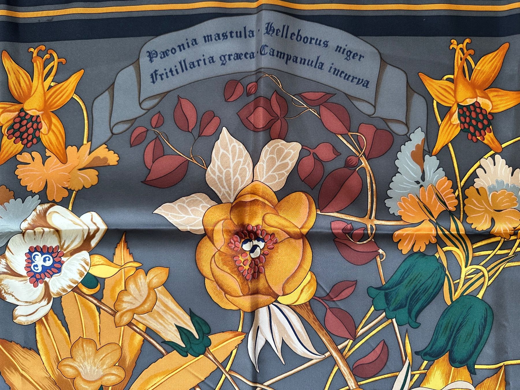 Hermès Foulards, Tücher & Schals: Carré Hermès Fleurs d'Hellade Original Orange Box – Neu (gemäss Beschreibung) aus Bern von der_karl 4