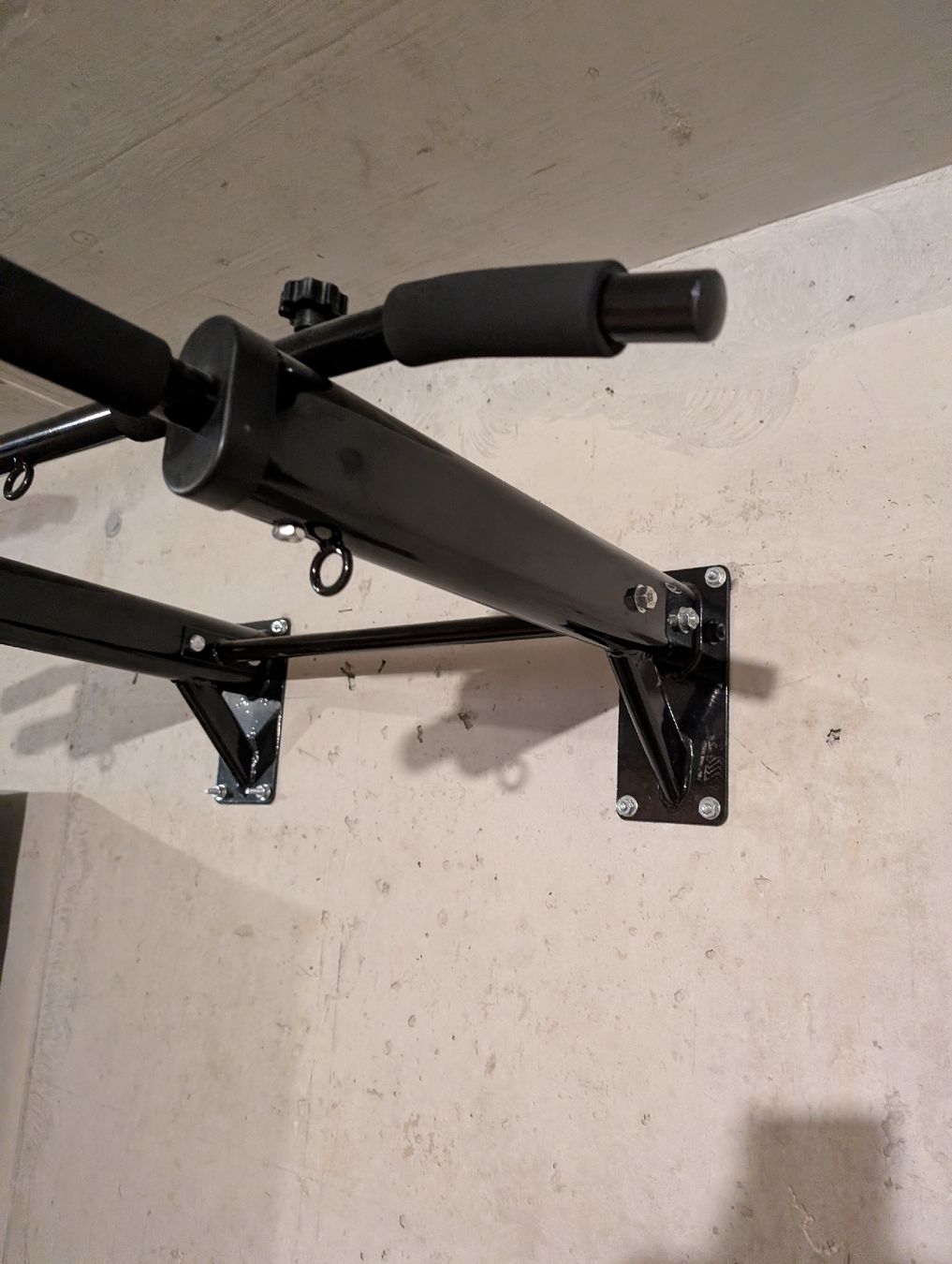 Hometrainer: Klimmzugstange  – Gebraucht aus Beringen von Horsts_Garage 2