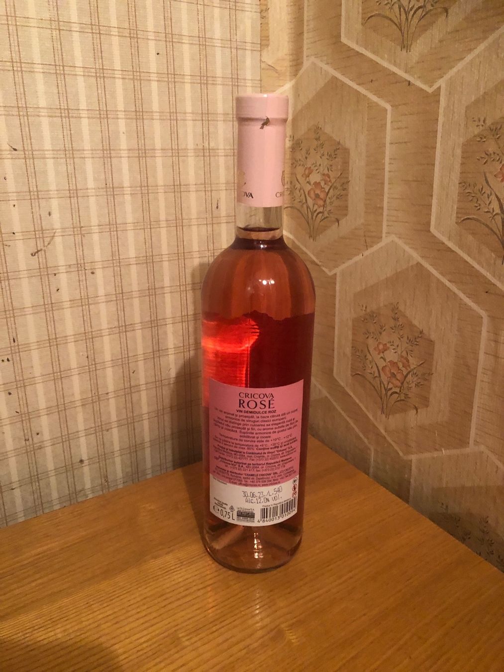 Vino: CRICOVA  halb süsser Rosé, Moldawien – Nuovo e nell'imballaggio originale da Wald ZH venduto da mlnt 7
