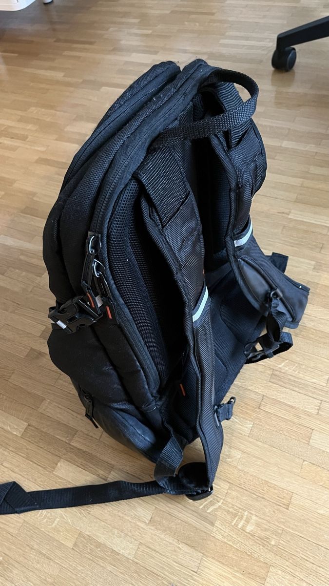 Targus Zaini: Sac à dos Targus noir bon état – Usato da Vevey venduto da Soprano23 2