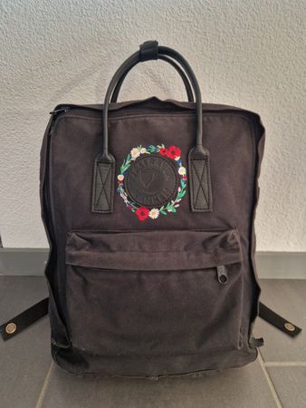 Einzigartiger Fjällräven Rucksack mit Blumenbestickung