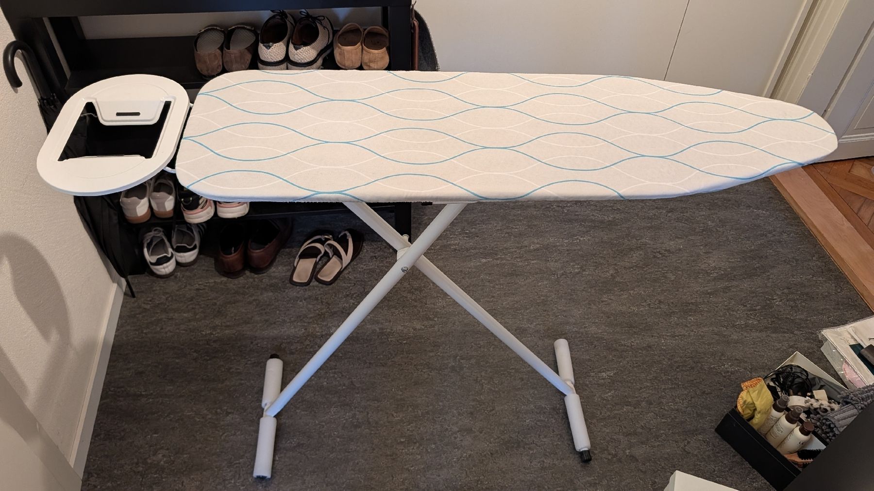 Assi da stiro: Ironing Board foldable adjustable height good condition – Usato da Uster venduto da jap_k7fq