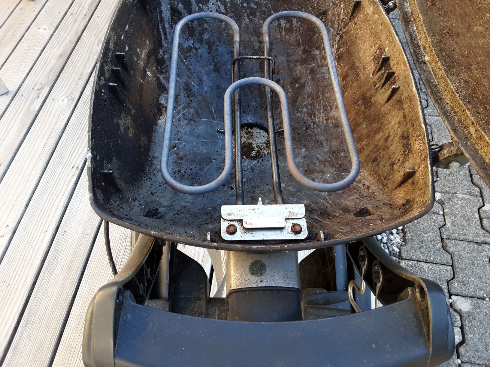 Weber Griglie: Weber Elektrogrill Q 1400 mit Untergestell – Usato da Fulenbach venduto da Hagelhans 3