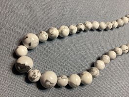 Heilstein Edelstein Kette: natürlicher Howlith