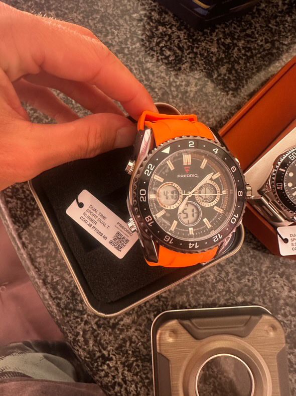 Orologi: Vendo 4 orologi frederic – Nuovo e nell'imballaggio originale da Bellinzona venduto da jod_w9rf