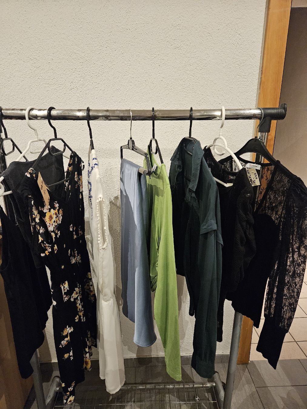 Kleiderpakete: Lot taille XS – Gebraucht aus Vétroz von sas_yln5 1