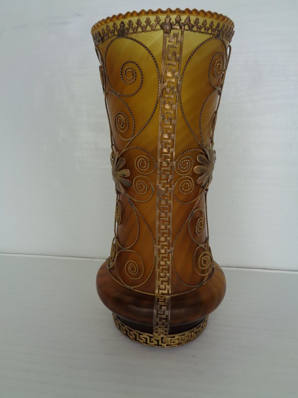 Vase & Récipients: Seltene alte Glasvase mit Metallrelief eingefasst – D'occasion à Chur par omonia 1