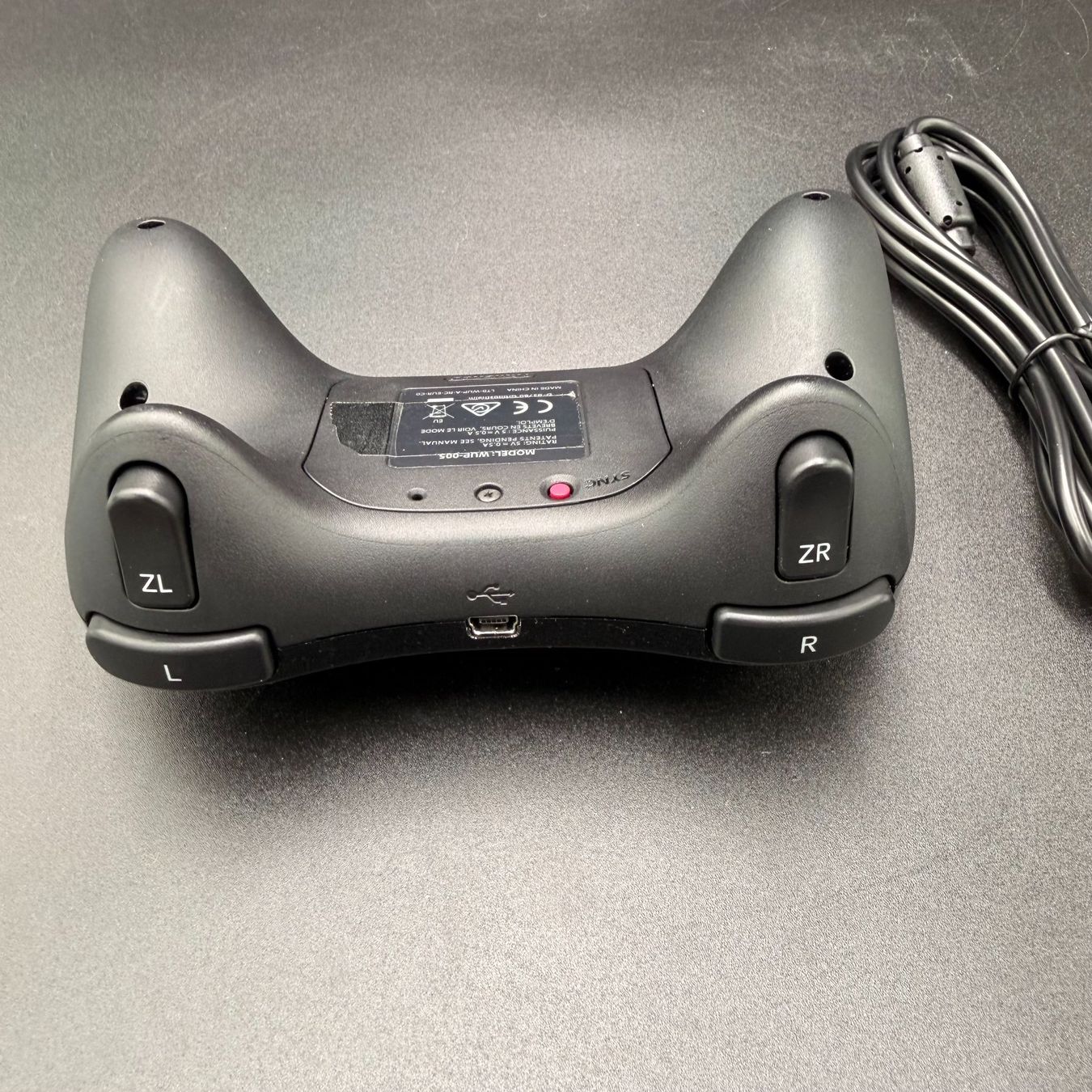 Nintendo Manettes: Nintendo Wii U Pro Controller Schwarz – D'occasion à Düdingen par Nerdworld 6