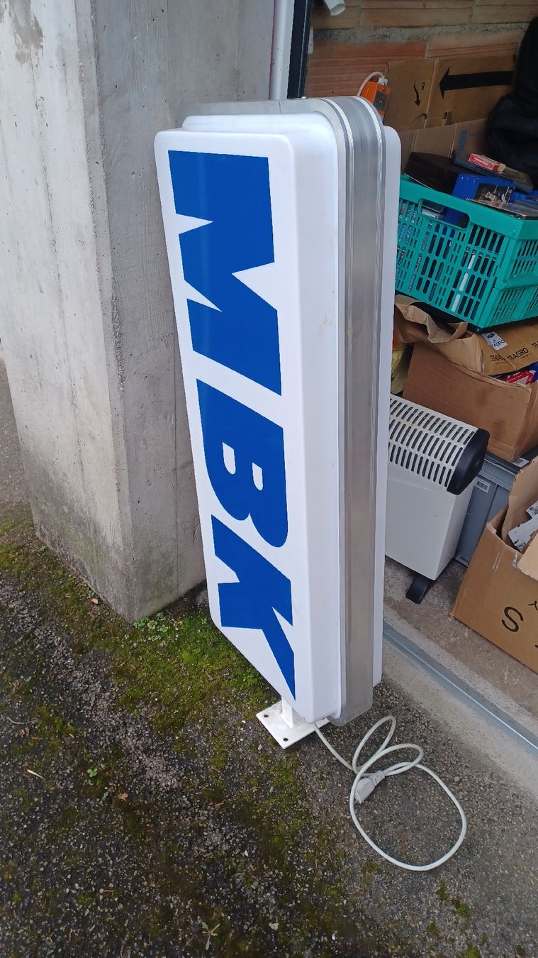 Lampade: MBK Leuchtreklame Motobecane – Usato da Pratteln venduto da morpheus4133 4