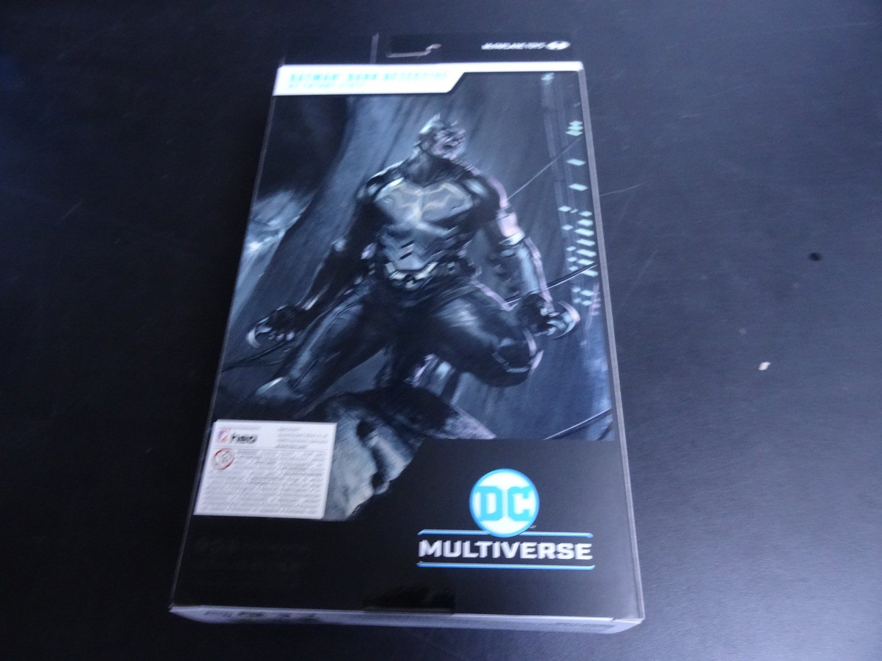 Statuette: DC Multiverse Actionfigur Dark Detective McFARLANE – Nuovo e nell'imballaggio originale da Olten venduto da Disc-Ausverkauf 1