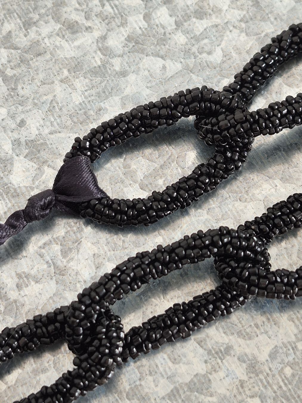 Catenine: Feldpausch - Elegante schwarze Halskette – Nuovo (secondo la descrizione) da Bern venduto da Rou_rsz5 4
