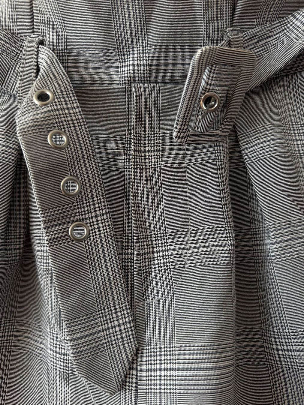 Tally Weijl Pantaloni: Short gris – Usato da Montreux venduto da Izapechee 1