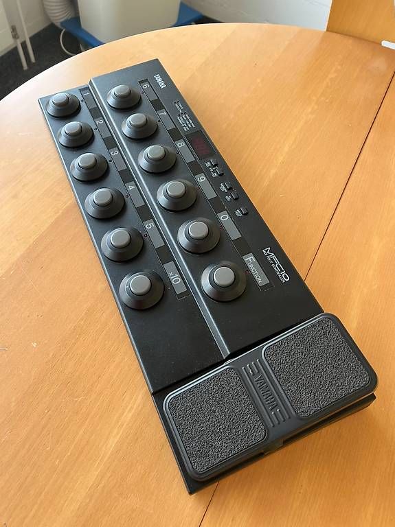 Yamaha Strumenti musicali: Yamaha MFC10 MIDI Footcontroller – Usato da Langenthal venduto da Walch 1